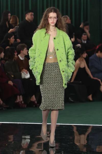 Look 46
